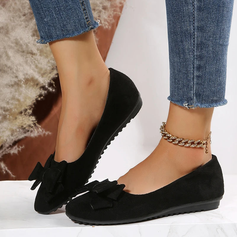 Women's Flat Shoes with Bow Design