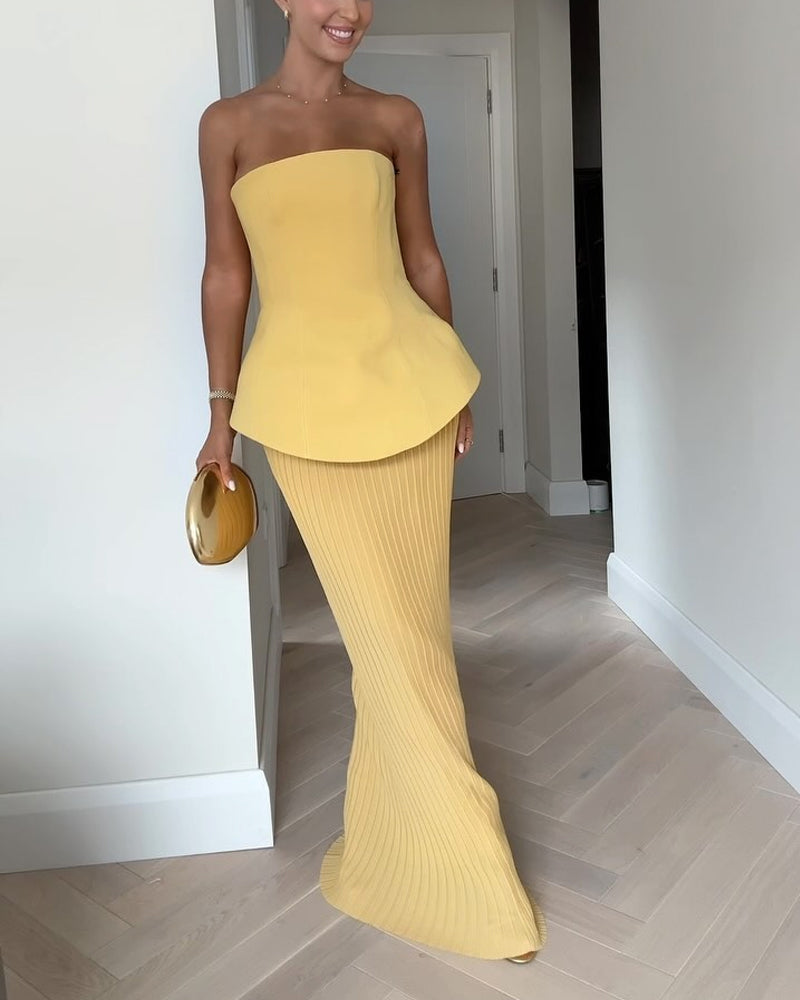 Women's Summer Dress with Strapless and Textured Skirt