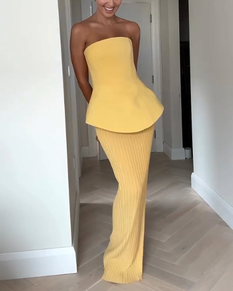 Women's Summer Dress with Strapless and Textured Skirt