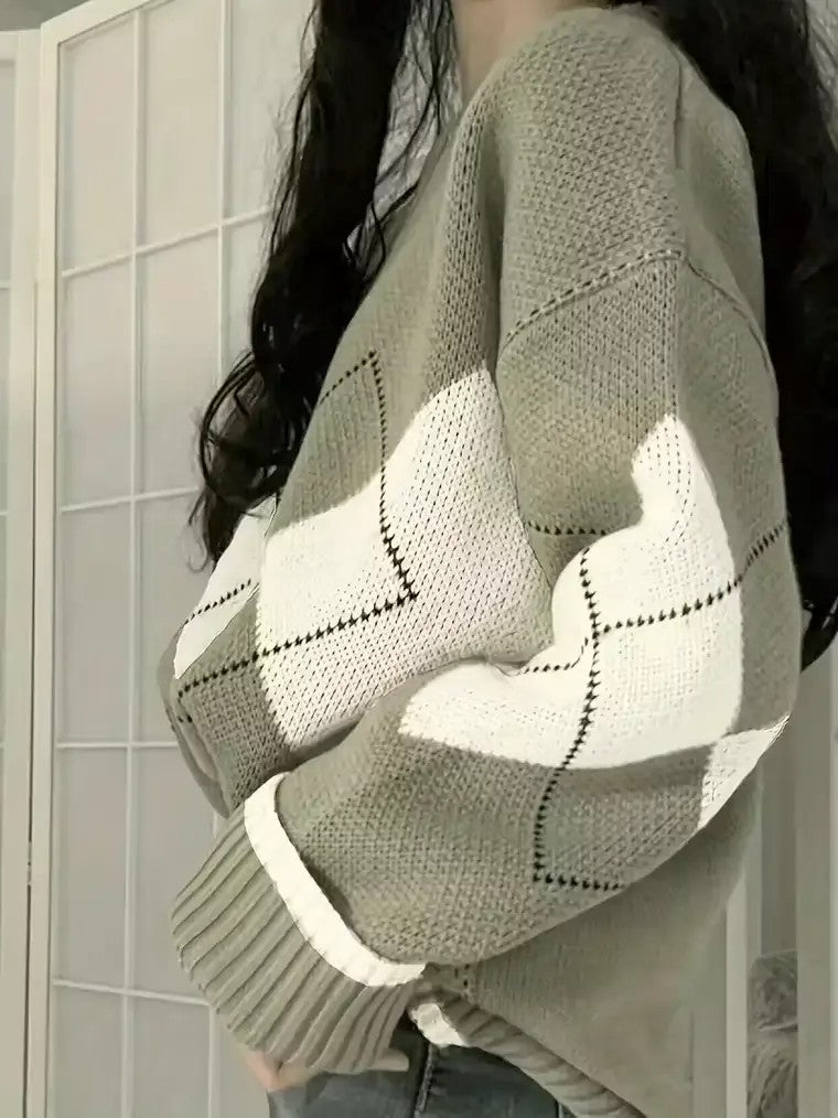 Women's Oversized Argyle Pattern Sweater