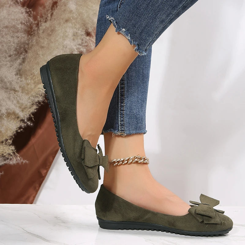 Women's Flat Shoes with Bow Design