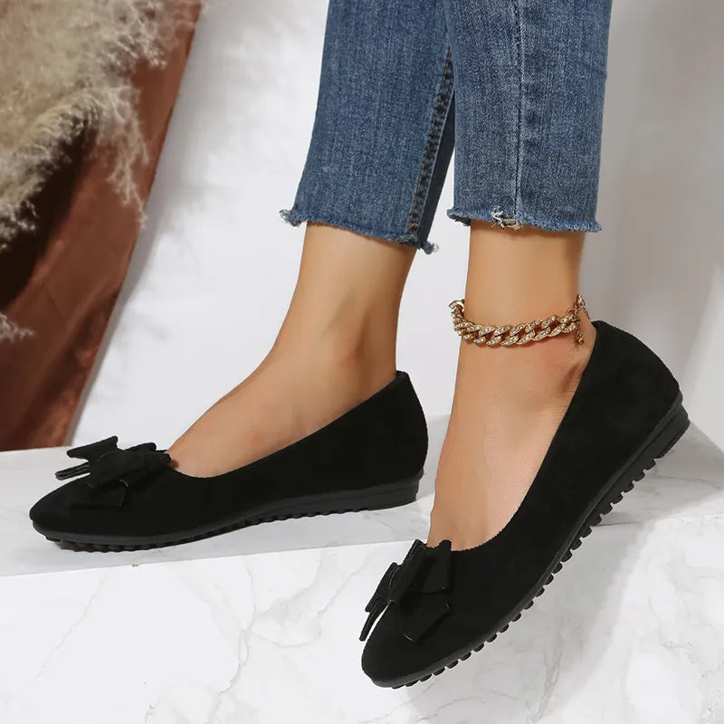 Women's Flat Shoes with Bow Design