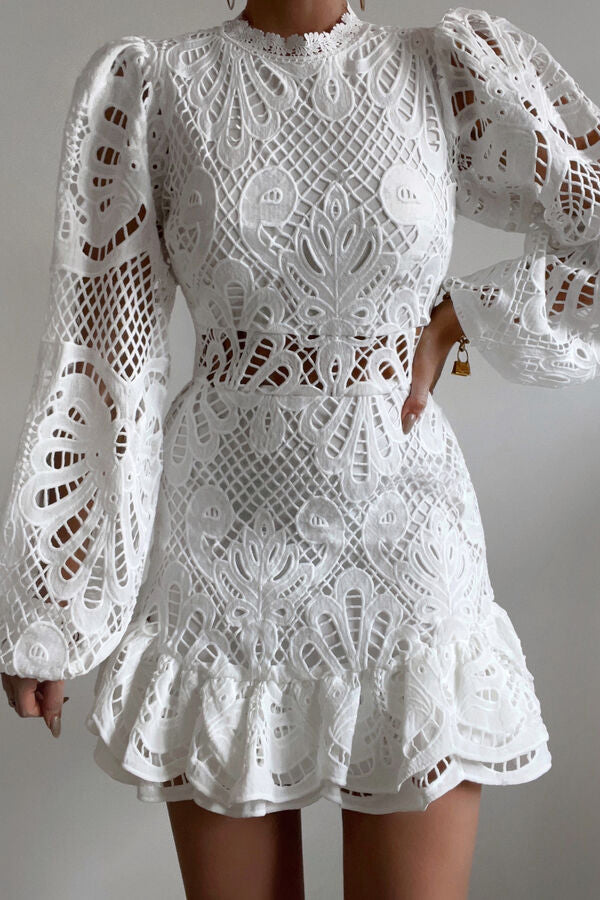 Women's Summer Mini Dress with Lace Fabric and Puff Sleeves