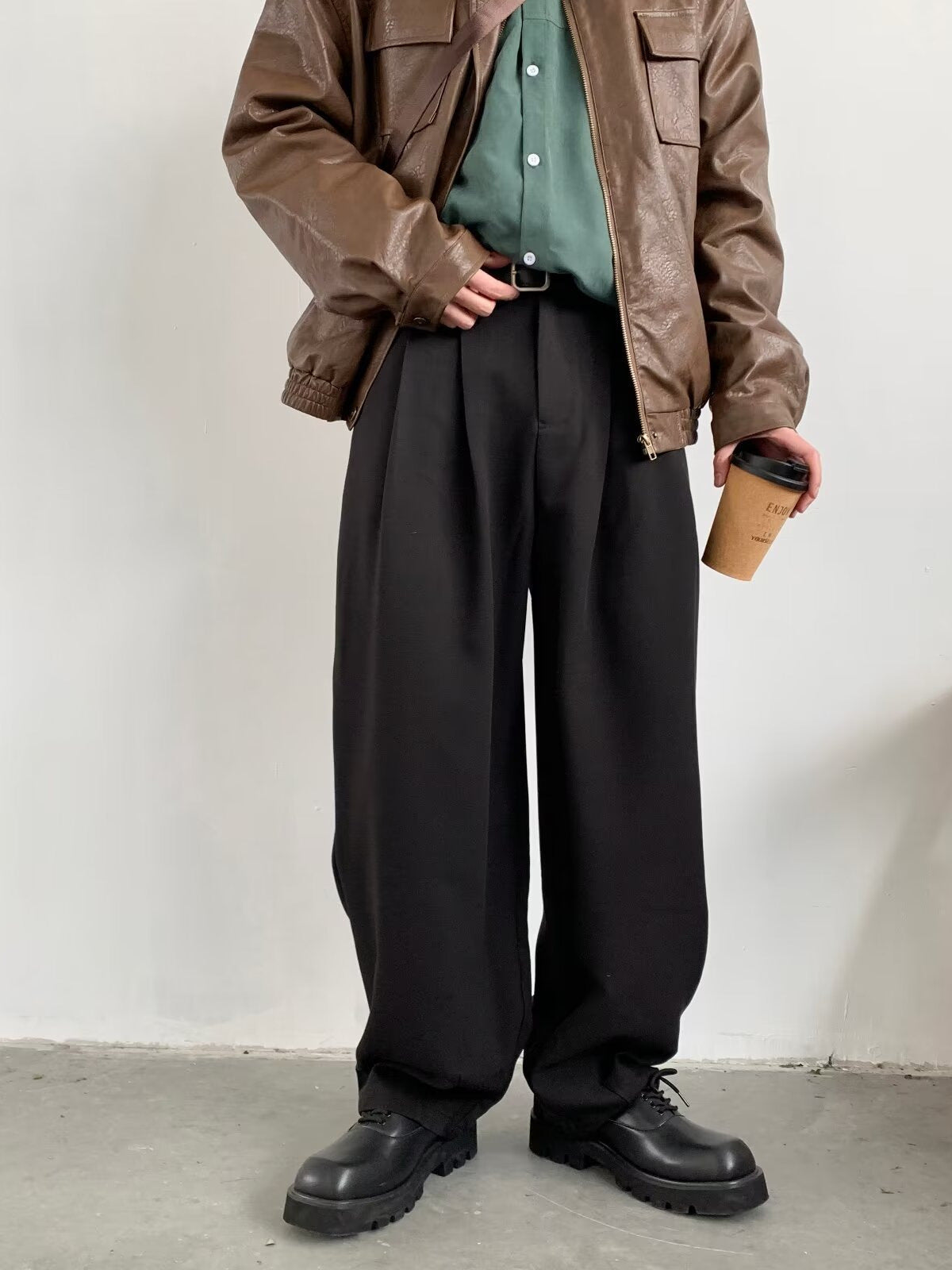Men's Wide Leg Trouser with Front Pleats