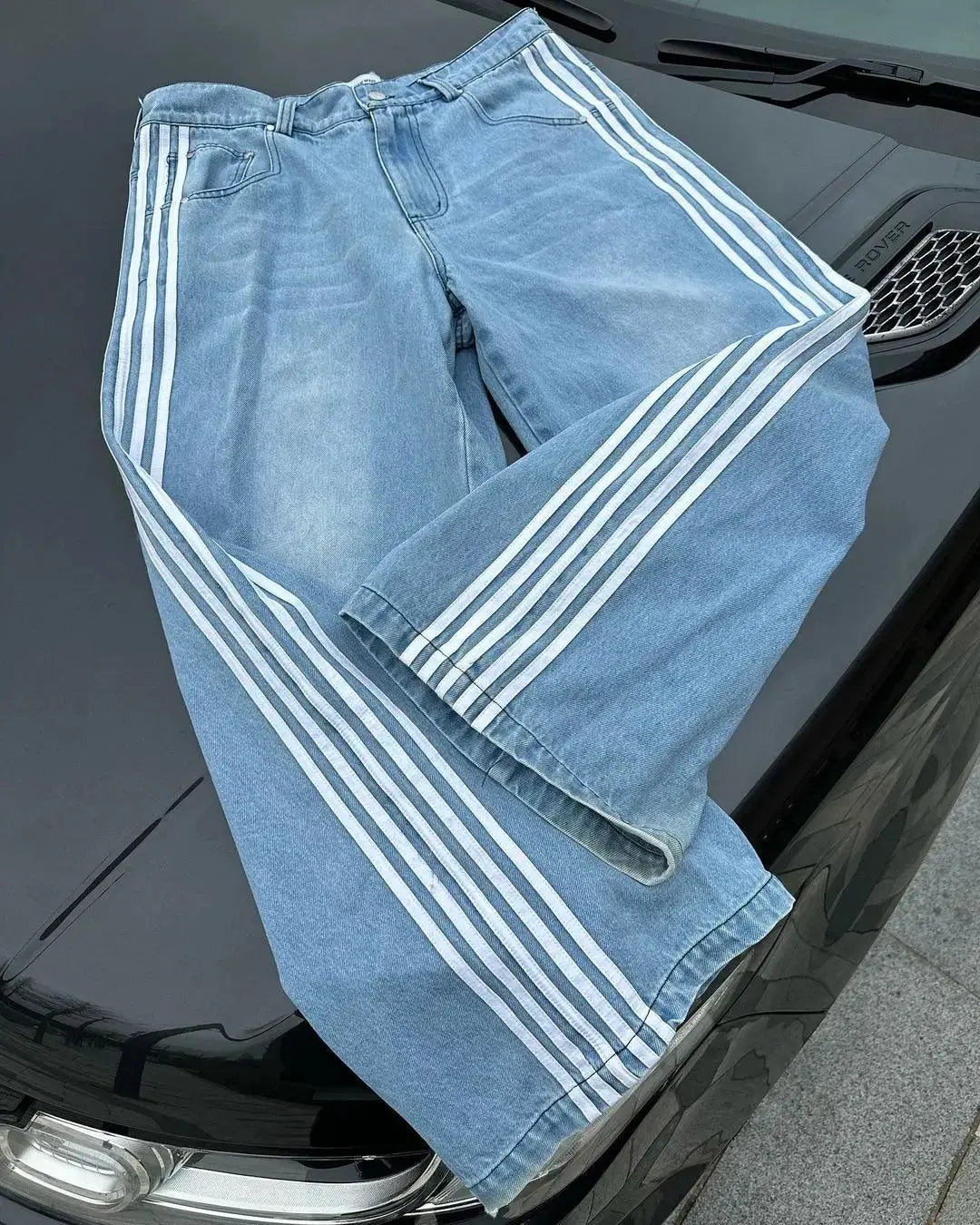 Men's Baggy Jeans with Striped Trim